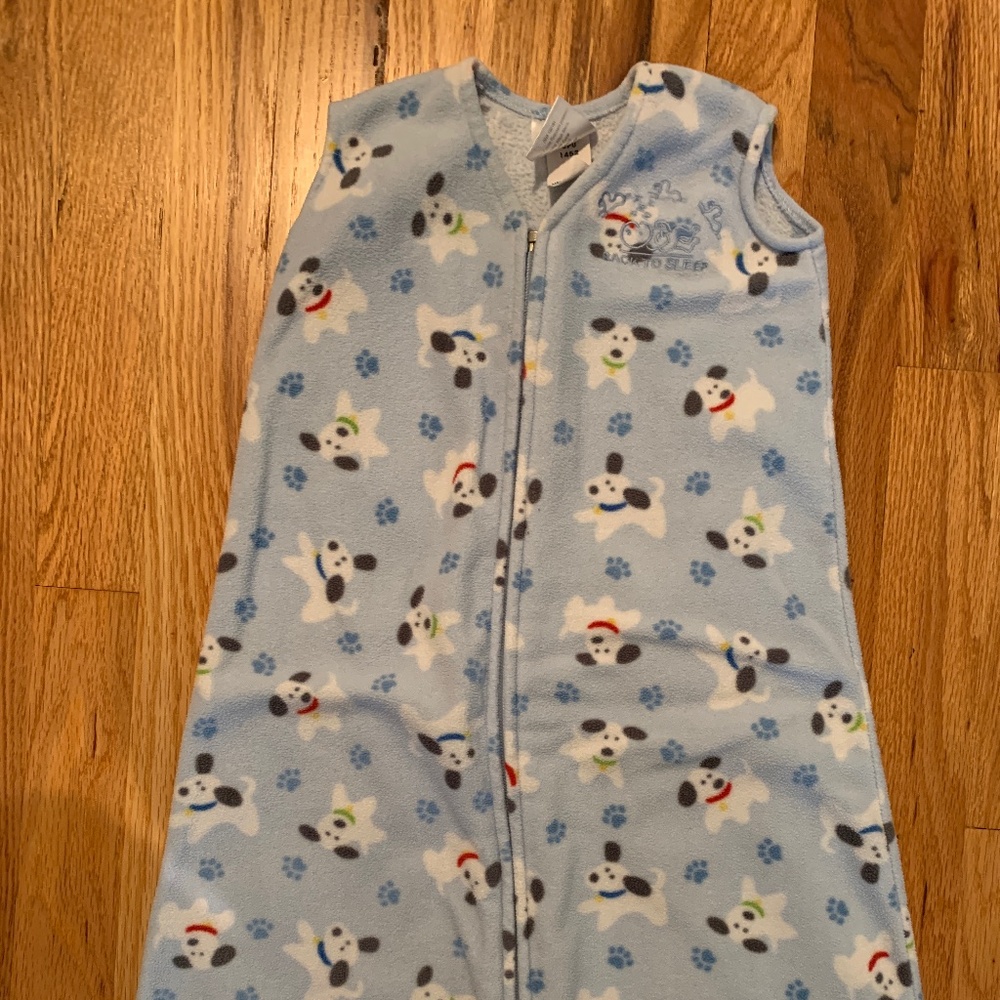 Halo fleece sleep sack size small, blue with dogs